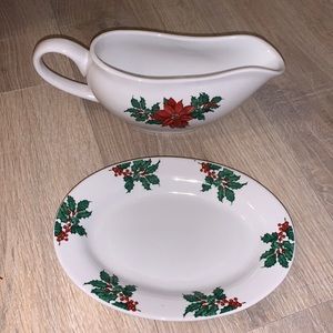 Hallmark Christmas Poinsettia Gravy Pitcher Holiday Berries & oval plate